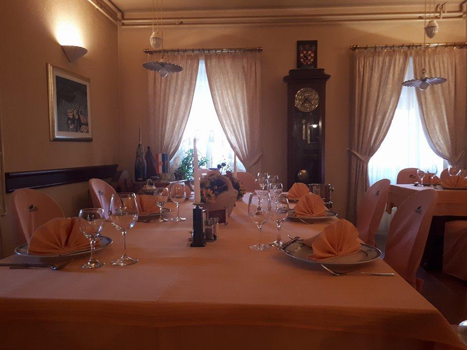 Hotel Mance Brod na Kupi Экстерьер фото